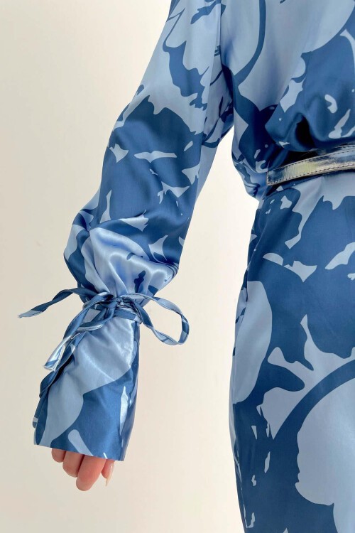 Mavi Vatkalı Manşet Detaylı Gömlek Elbise