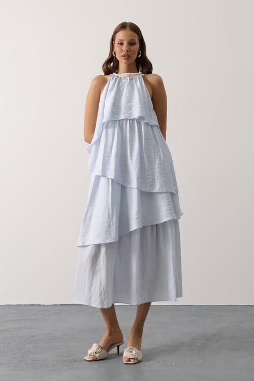 Bebe Mavisi Yaka Süslemeli Kat Kat Akışkan Kesim Midi Boy Elbise