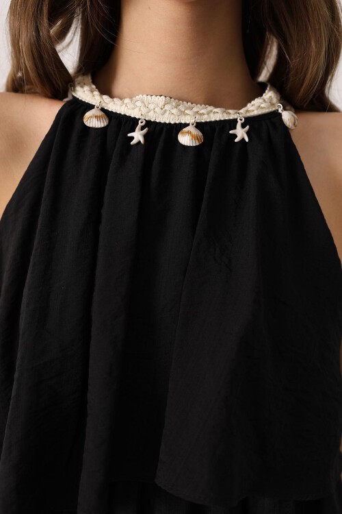 Siyah Yaka Süslemeli Kat Kat Akışkan Kesim Midi Boy Elbise