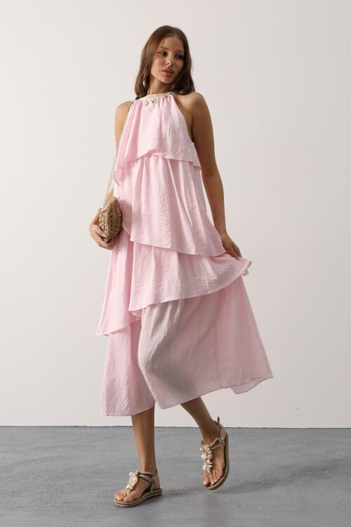 Pembe Yaka Süslemeli Kat Kat Akışkan Kesim Midi Boy Elbise