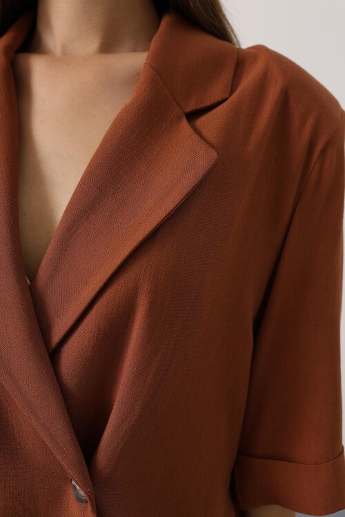 Kahve Yarım Kol Oversize Yırtmaçlı Ceket