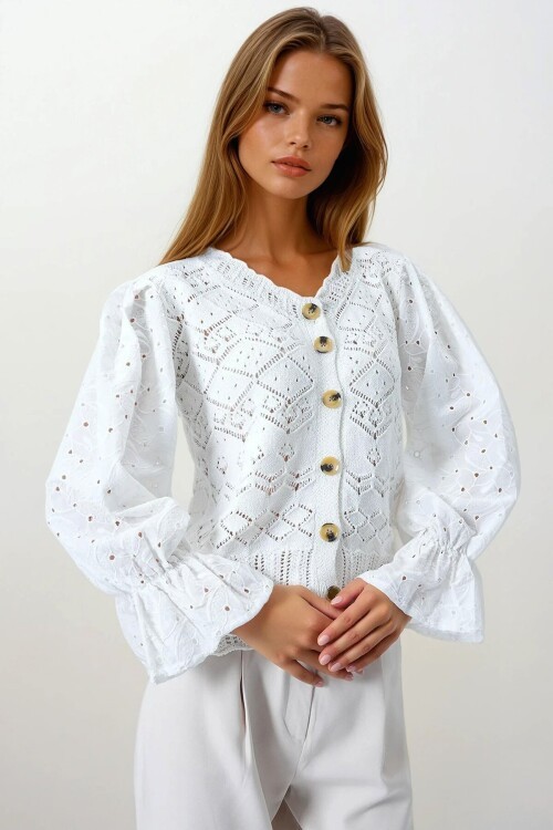 Ekru Ajurlu Triko Brode Kol Düğmeli Hırka