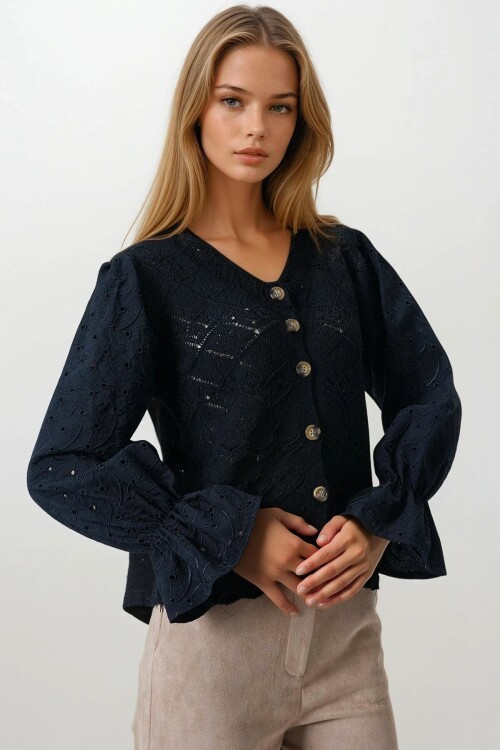 Siyah Ajurlu Triko Brode Kol Düğmeli Hırka