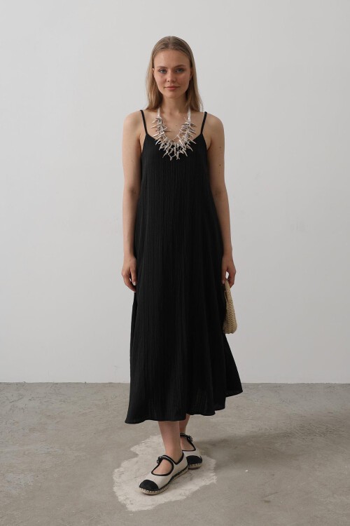 Siyah İnce İp Askılı Keten Midi Boy Elbise