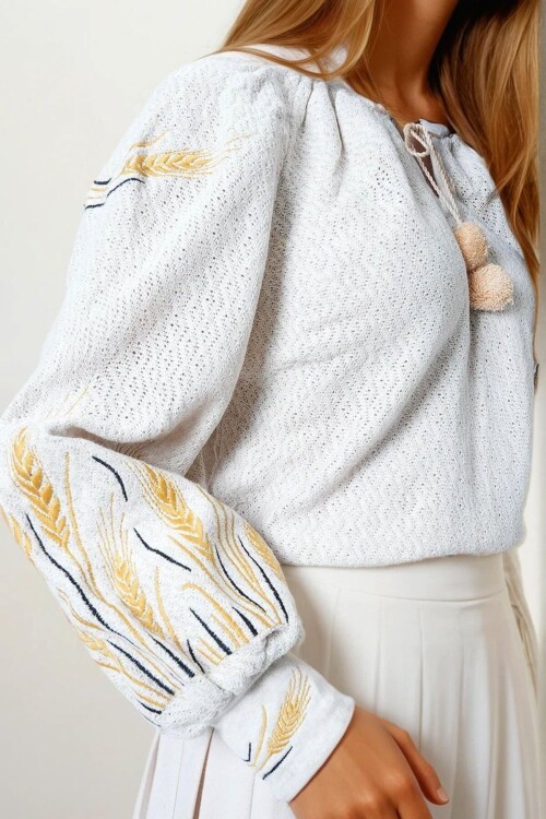 Bej Başak Nakışlı Bağcıklı Püskül Detaylı Bohem Bluz