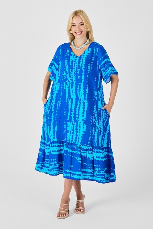 Mavi Batik Desenli V Yaka Eteği Volanlı Oversize Elbise