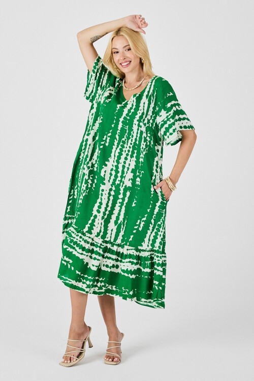 Yeşil Batik Desenli V Yaka Eteği Volanlı Oversize Elbise