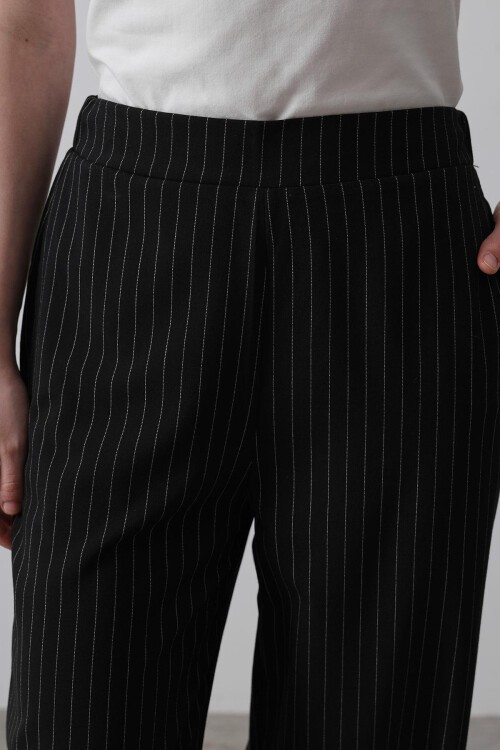 Siyah Beyaz Beli Yarım Lastikli Çizgili Palazzo Pantolon