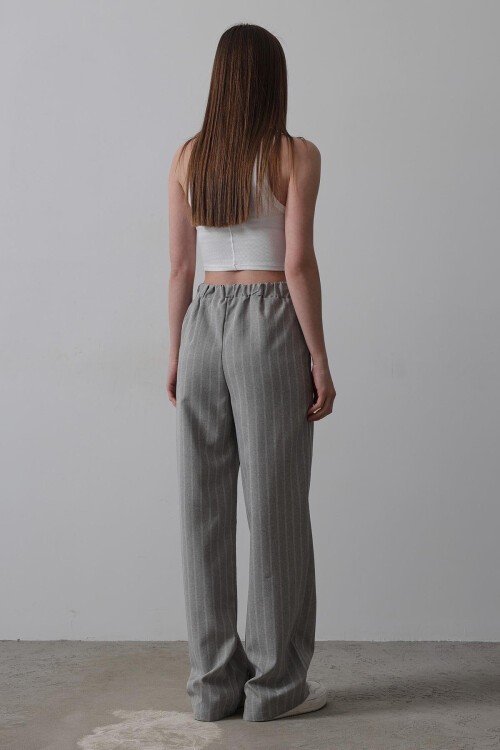 Gri-Beyaz Beli Yarım Lastikli Çizgili Palazzo Pantolon
