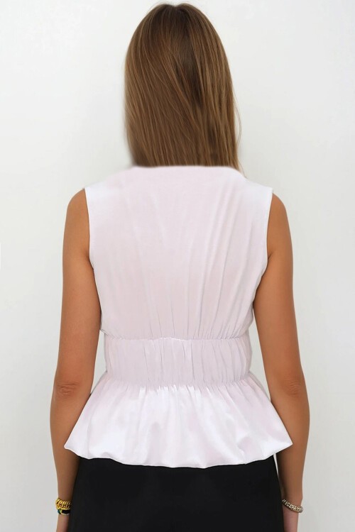 Beyaz Kurvaze Yaka Fiyonklu Beli Büzgülü Kolsuz Örme Bluz