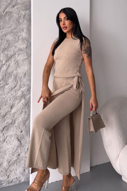 Bej Bisiklet Yaka Kolsuz Bluz Etek Ve Pantolon Triko Takım