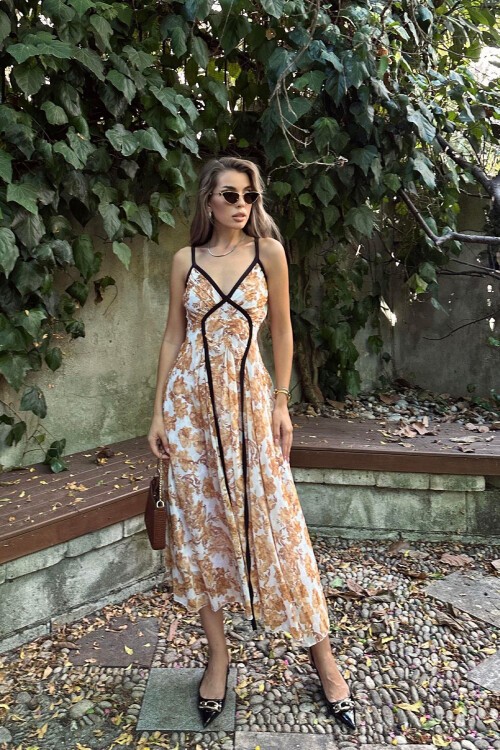 Taş Biyeli İp Askılı V Yaka Midi Boy Çiçekli Elbise