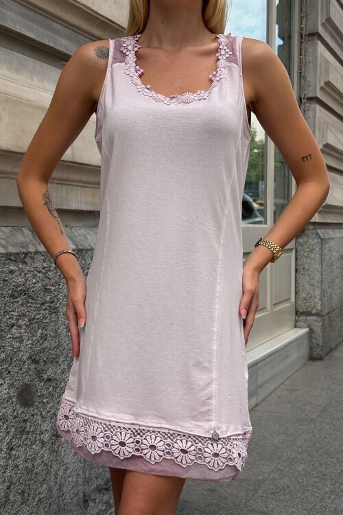 Pudra Çiçek Dantel Detaylı Kolsuz U Yaka Mini Elbise