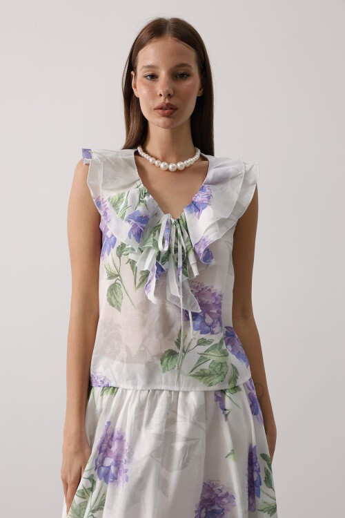 Lila Çiçek Desen Yakası Fırfırlı Bluz