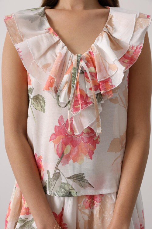 Pembe Çiçek Desen Yakası Fırfırlı Bluz