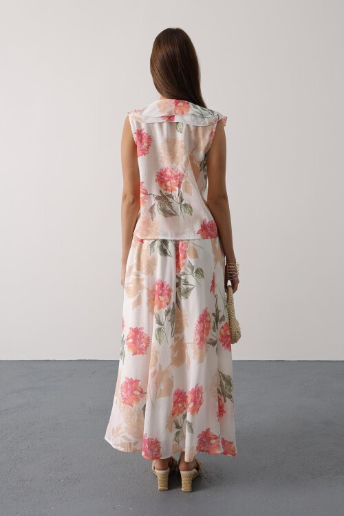 Pembe Çiçek Desen Yakası Fırfırlı Bluz