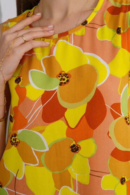 Sarı Çiçek Desenli Kolsuz Midi Boy Elbise