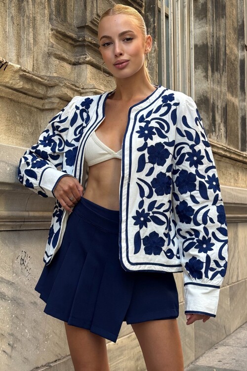 Lacivert Çiçek Nakışlı İçi Astarlı Ceket
