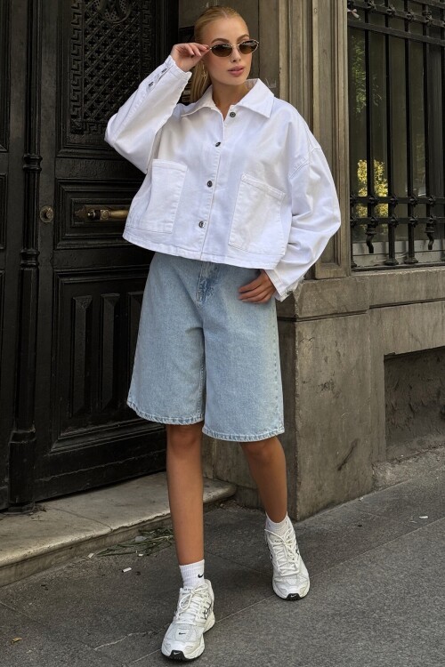 Beyaz Çift Cepli Düğme Kapamalı Oversize Jean Ceket