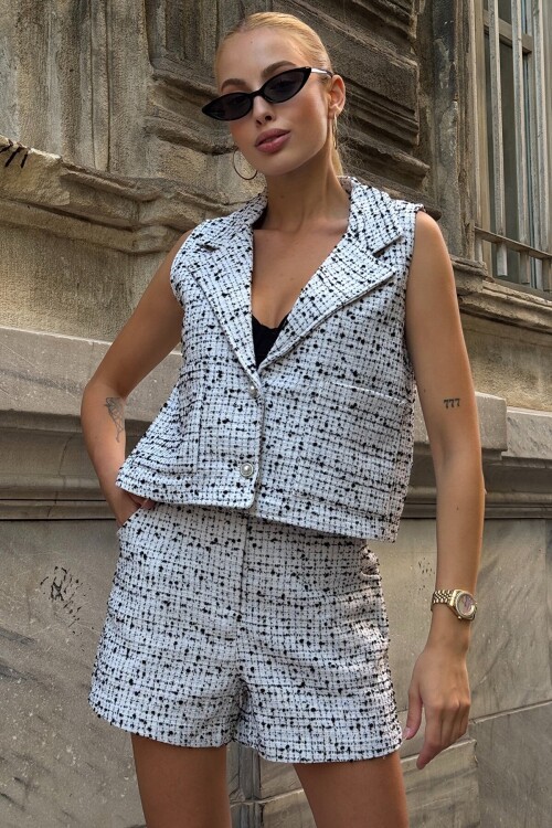 Ekru Çift Cepli Düğme Ve Fermuar Kapamalı Şort Ve Çift Cepli Gömlek Yaka Yelek Premium Takım