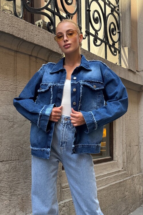 Mavi Çift Cepli Püskül Detaylı Eskitmeli Jean Ceket