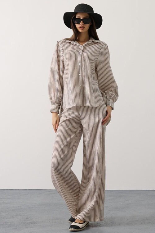 Beyaz Çizgi Rahat Pantolon Takım