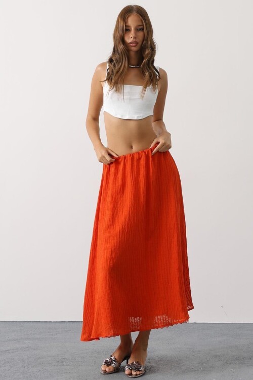 Kırmızı Dantel Detaylı Uzun Etek