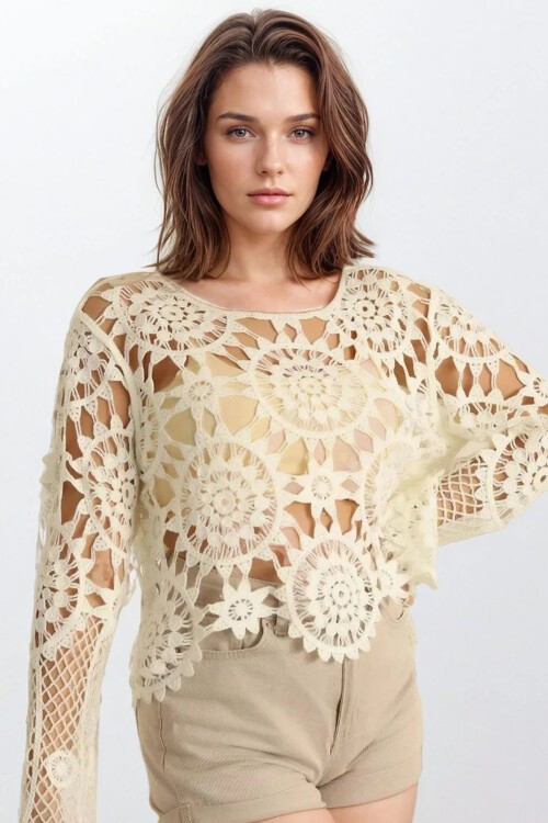 Ekru Dantel İşlemeli Bluz