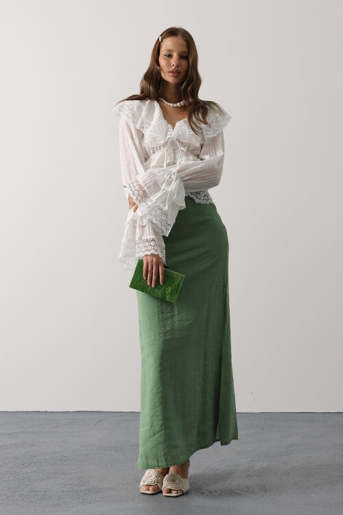 Beyaz Dantelli Fırfırlı Bohem Bluz