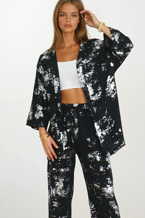 Siyah-Beyaz Desenli Kimono Ve Beli Lastikli Pantolon Kimono Takım