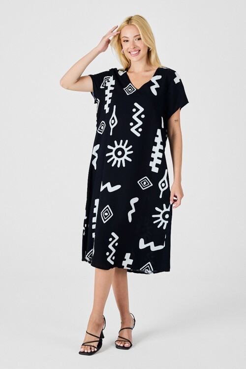 Siyah Desenli V Yaka Kısa Kollu Yırtmaçlı Midi Boy Elbise