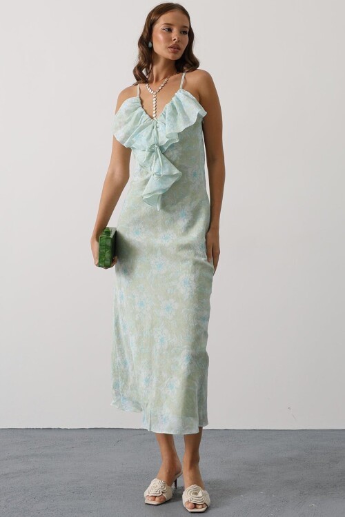 Yeşil Desenli Yakası Volanlı Askılı Elbise