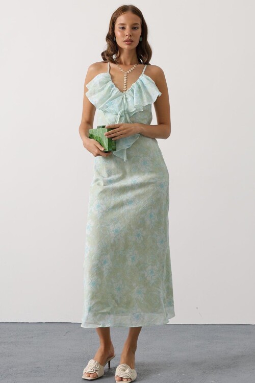 Yeşil Desenli Yakası Volanlı Askılı Elbise