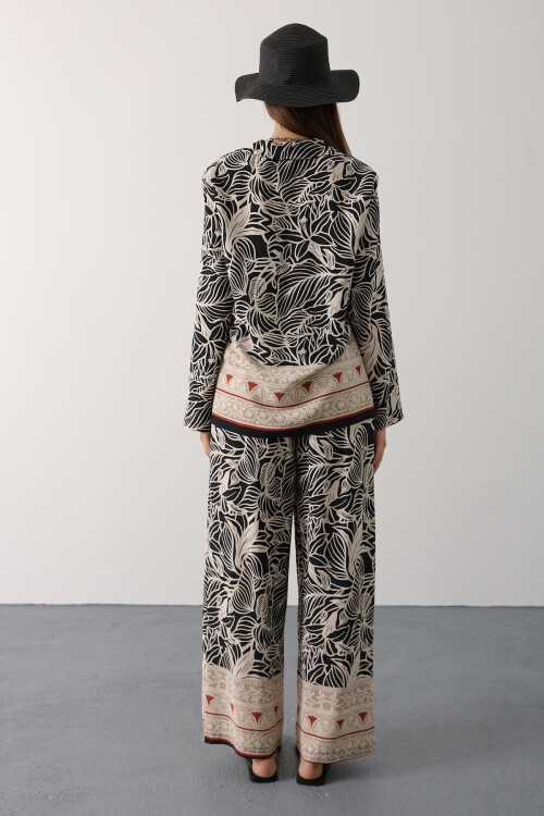 Siyah-Ekru Desenli Yarım Patlı Bluz Ve Pantolon Takım