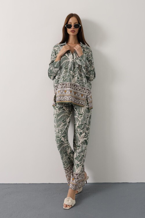 Ekru Desenli Yarım Patlı Bluz Ve Pantolon Takım