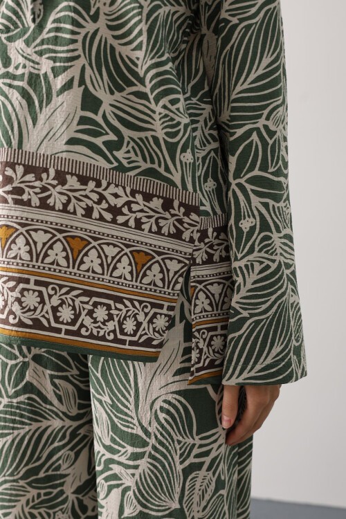 Ekru Desenli Yarım Patlı Bluz Ve Pantolon Takım