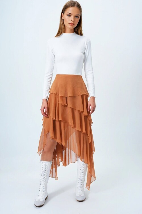 Ekru Dik Yaka Pamuklu Likralı Basic Bluz