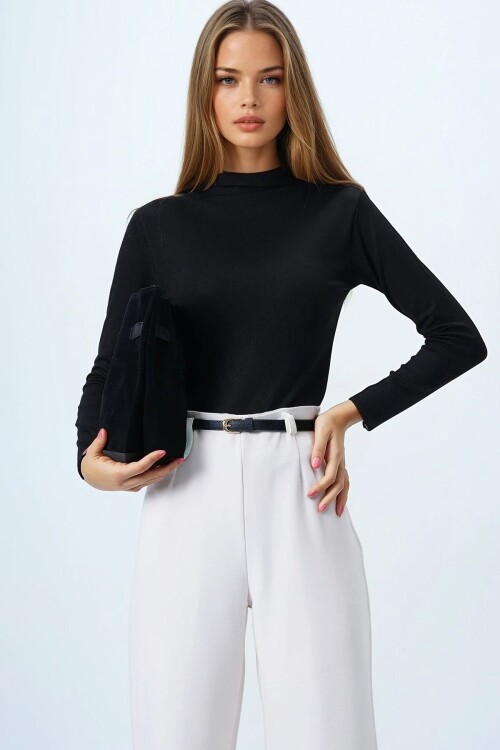 Siyah Dik Yaka Pamuklu Likralı Basic Bluz