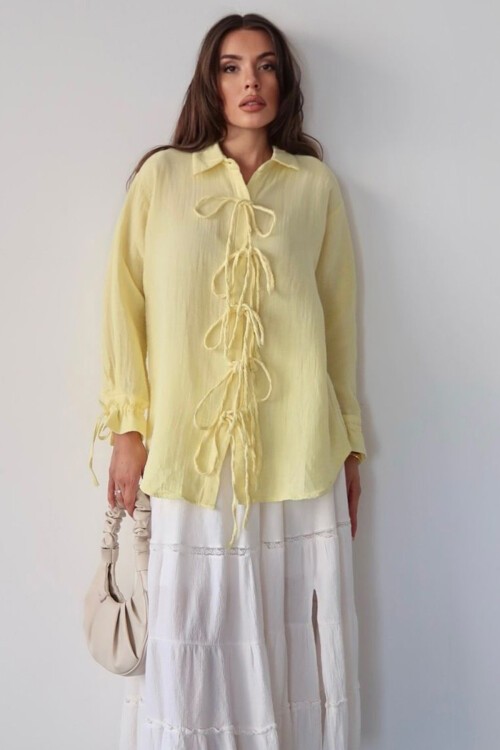 Sarı Düğme Detaylı Bağlamalı Müslin Gömlek
