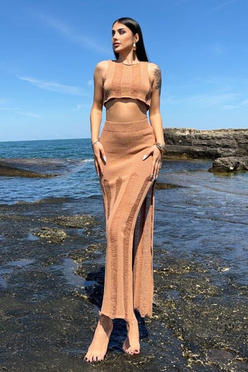 Camel Eskitmeli Kolsuz Crop Bluz Ve Beli Lastikli Midi Boy Etek Takım