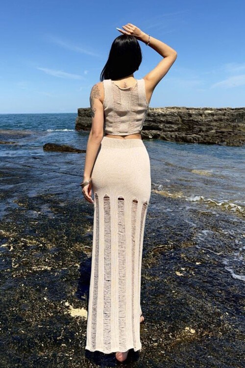 Taş Eskitmeli Kolsuz Crop Bluz Ve Beli Lastikli Midi Boy Etek Takım