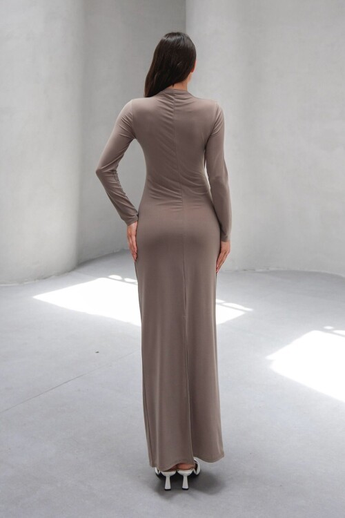 Bej Hakim Yaka Drape Detaylı Astarlı Uzun Elbise