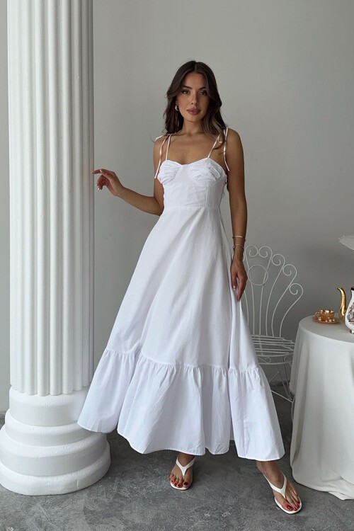 Beyaz İnce Askılı Dikiş Detaylı Astarlı Uzun Elbise