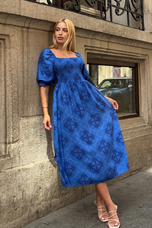 Mavi Kare Yaka Gipeli Desenli Midi Boy Elbise