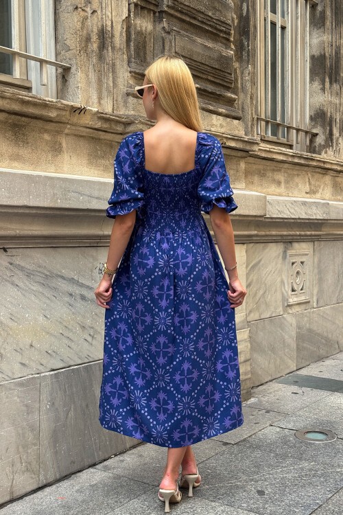 Lacivert Kare Yaka Gipeli Desenli Midi Boy Elbise