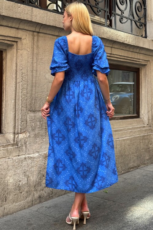 Mavi Kare Yaka Gipeli Desenli Midi Boy Elbise