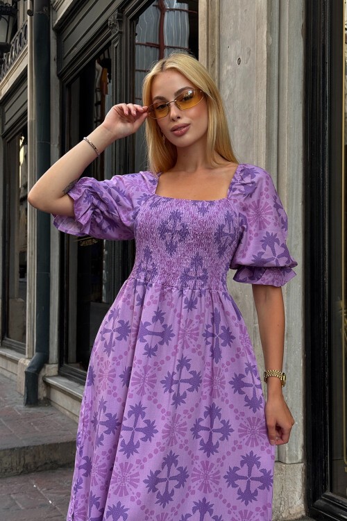 Pembe Kare Yaka Gipeli Desenli Midi Boy Elbise