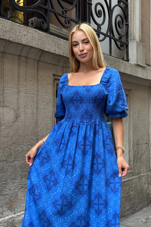 Mavi Kare Yaka Gipeli Desenli Midi Boy Elbise