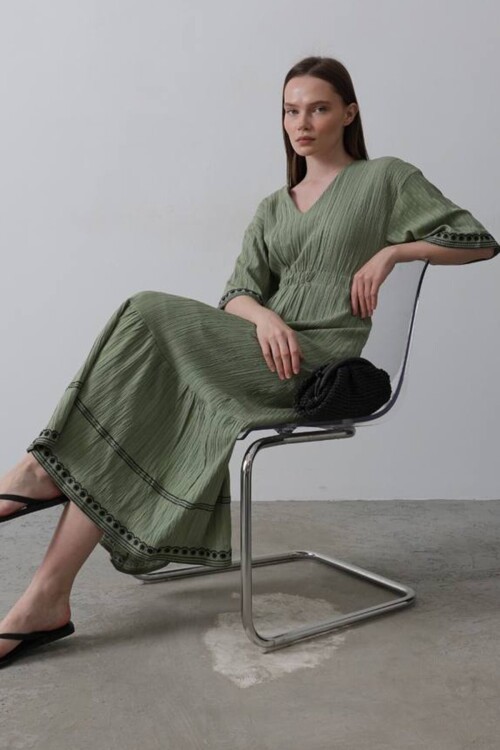 Haki Kol Etek Nakışlı Astarlı Uzun Elbise