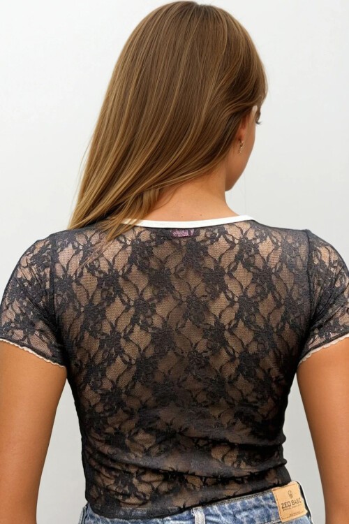 Siyah Kontrast Dikişili Ribanalı Dantel Bluz